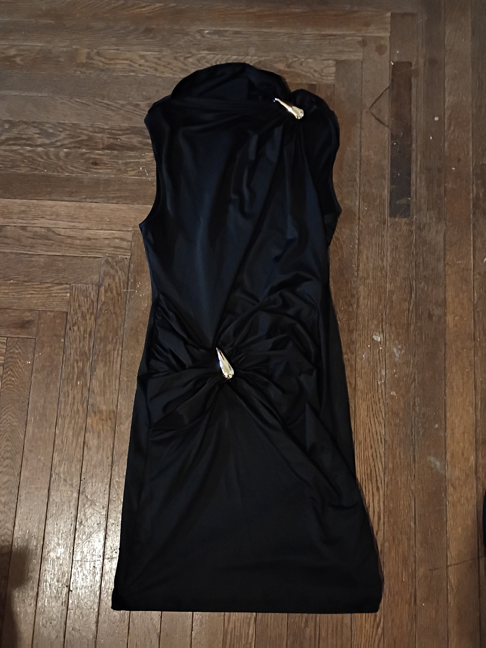 Elegant Black Midi Dress with Gold Accent